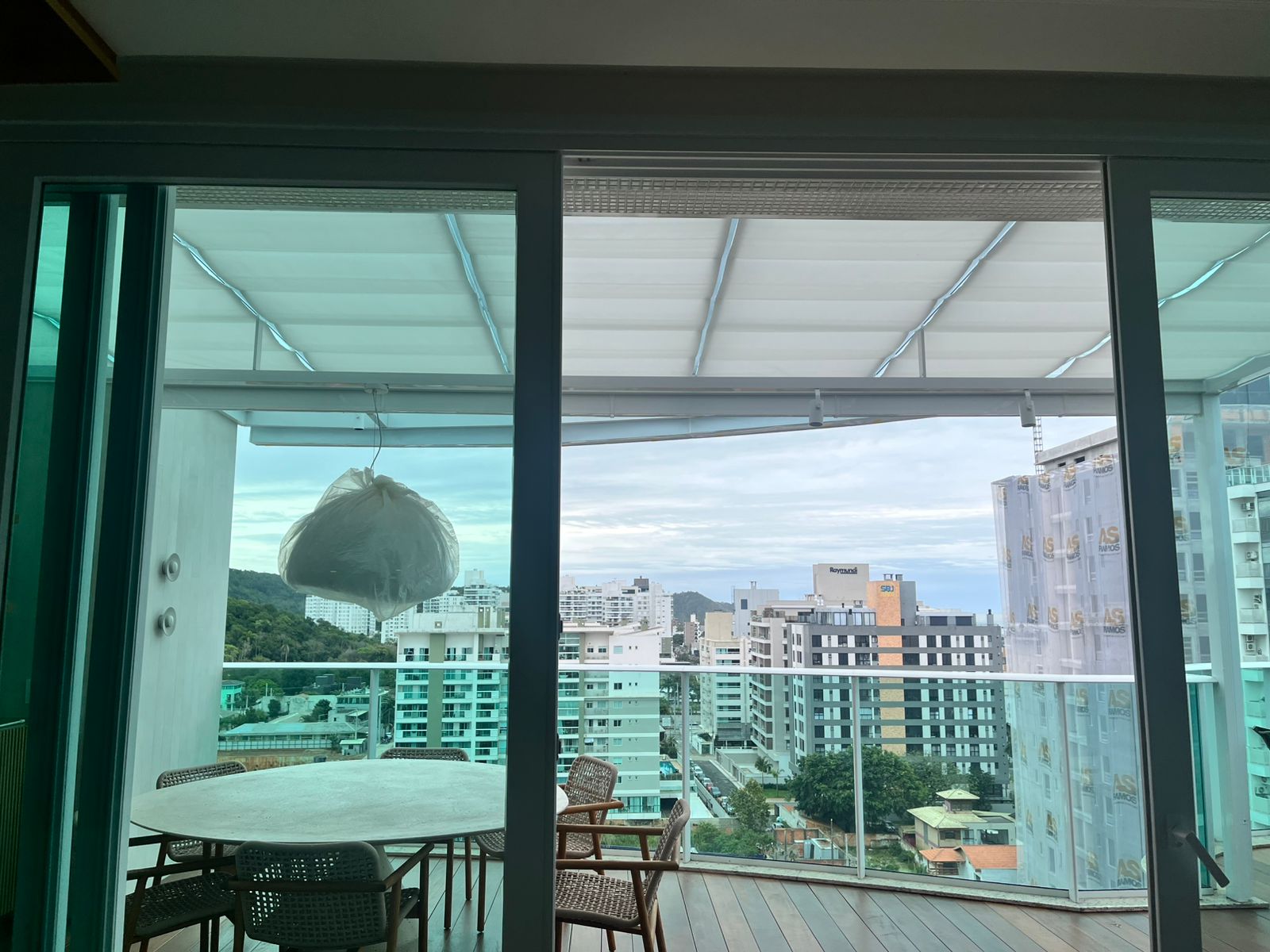 Toldo retrátil · Cobertura